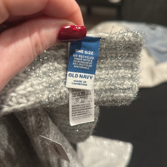 Gray/Silver Old Navy Scarf NWT - Picture 3 of 3